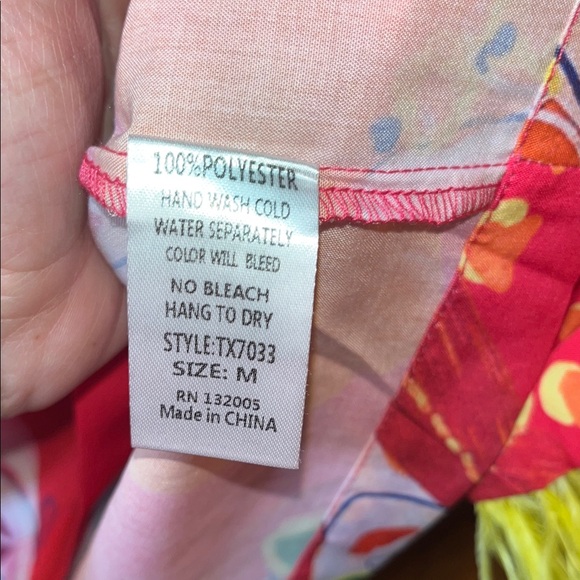 NWT Pastel Colorful Graphic Shirt with Fringe Sleeves Size Medium Set of Two - Picture 10 of 12